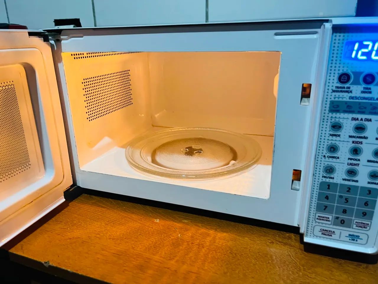 Microondas Electrolux 20l, entrega grátis  - Foto 4