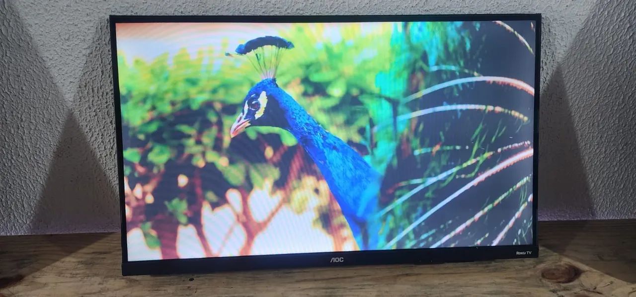 TV 32 polegadas smart com cabo controle todos apss YouTube e Netflix é de mais  - Foto 4