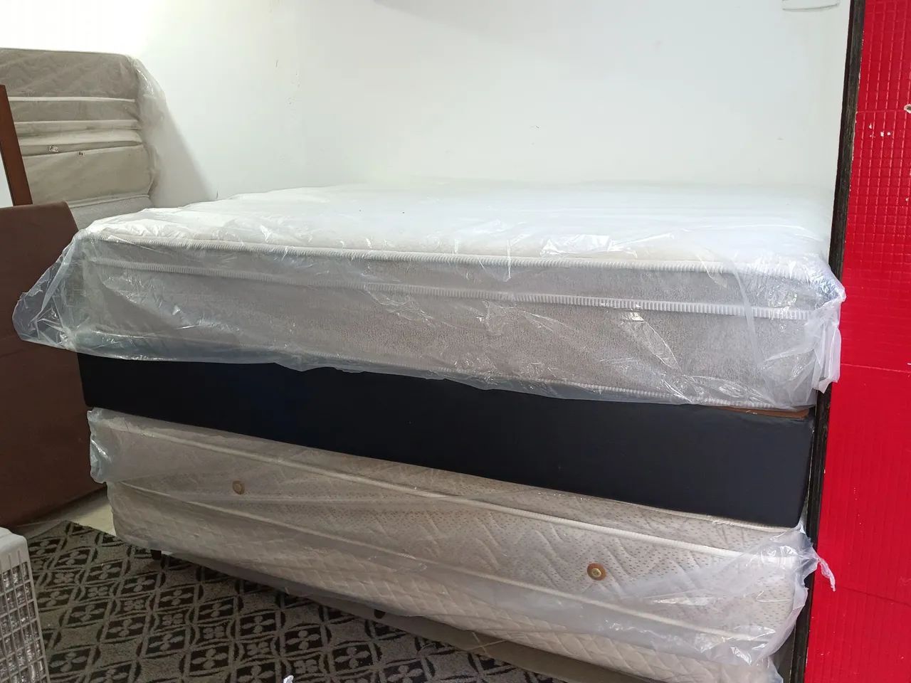 Cama de madeira maciça totalmente original 65576112439811124
