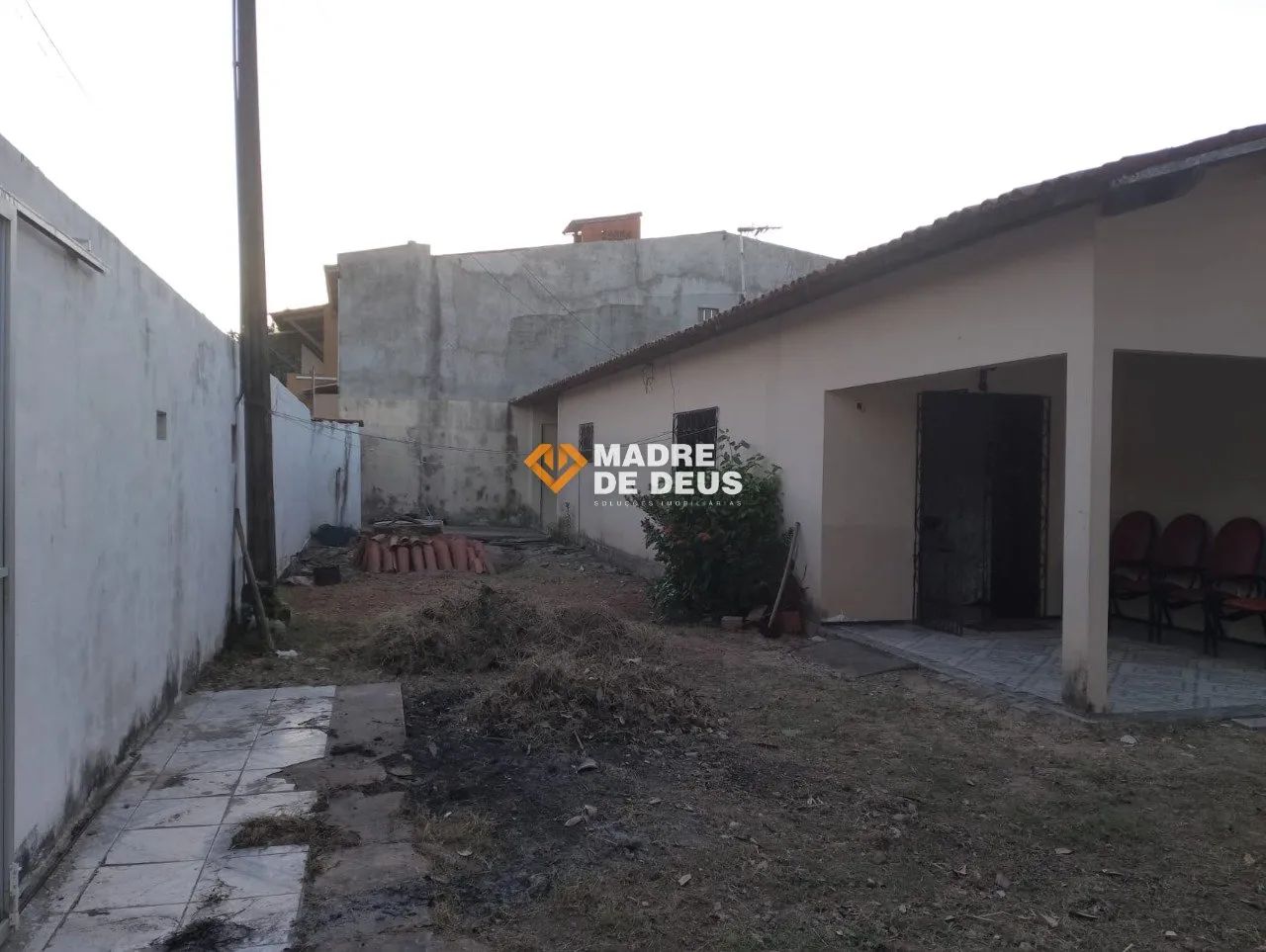 Excelente Casa á venda no Bom Sucesso