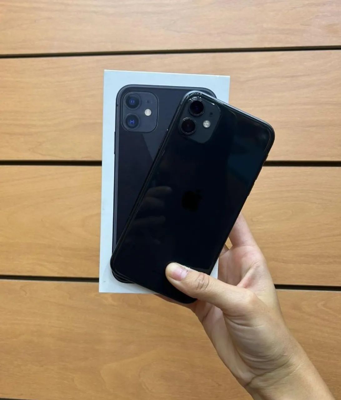 Apple iPhone 11 - 128GB Rom - Seminovo - Caixa Original + Nota