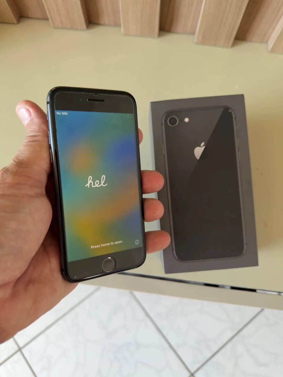 iPhone 8 64gb muito novo e conservado 