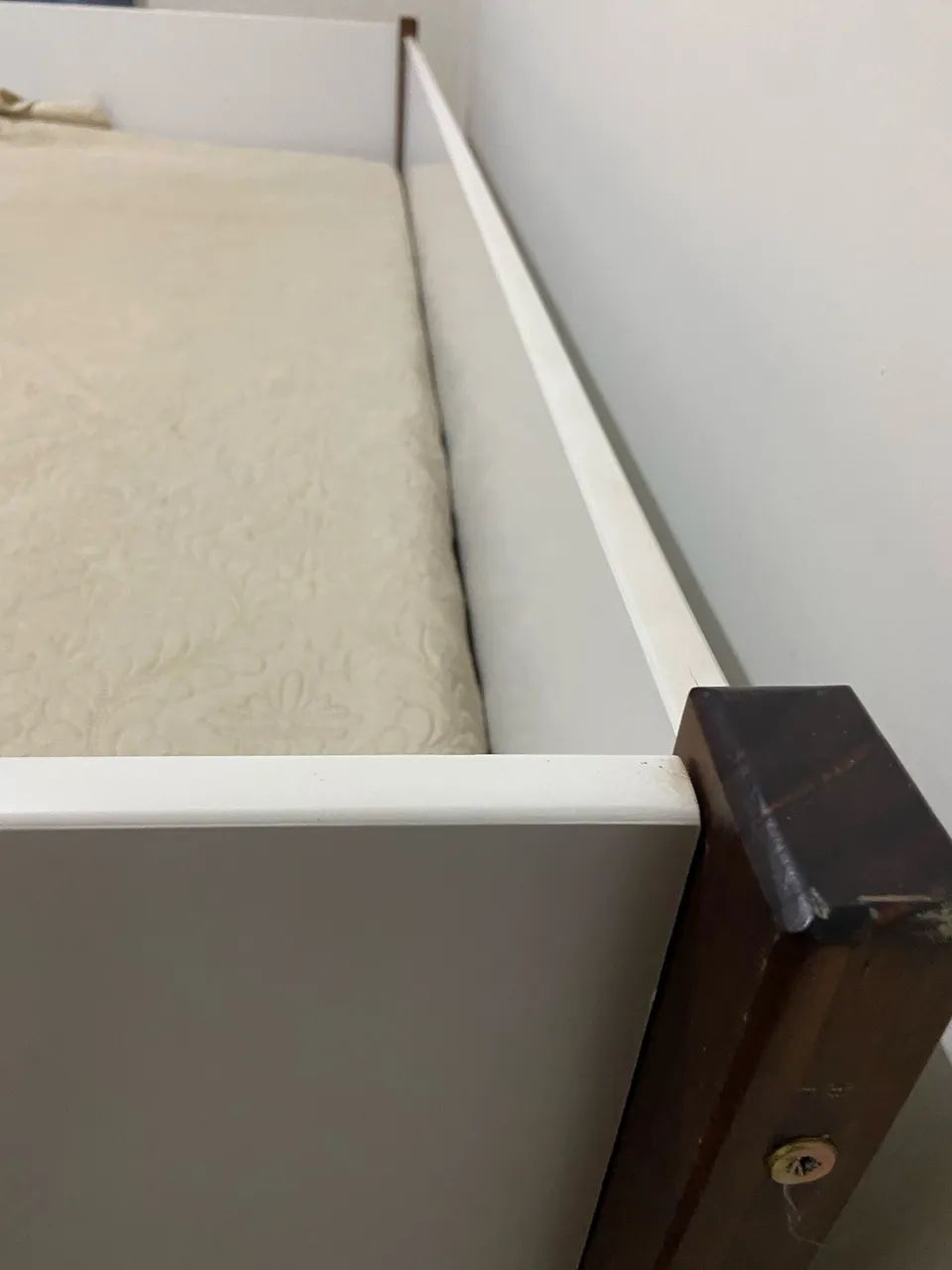 Vendo cama de solteiro com cama auxiliar  - Foto 2