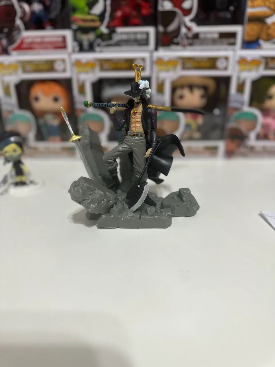 Action Figure Dracule Mihawk - One Piece - Colecionável 17cm - Foto 3