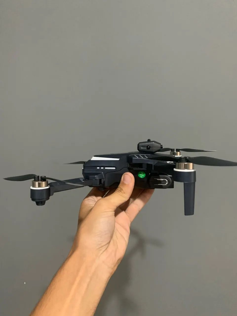 Drone GT8 4K com Câmera, 2 Baterias e Tela no controle  - Foto 5