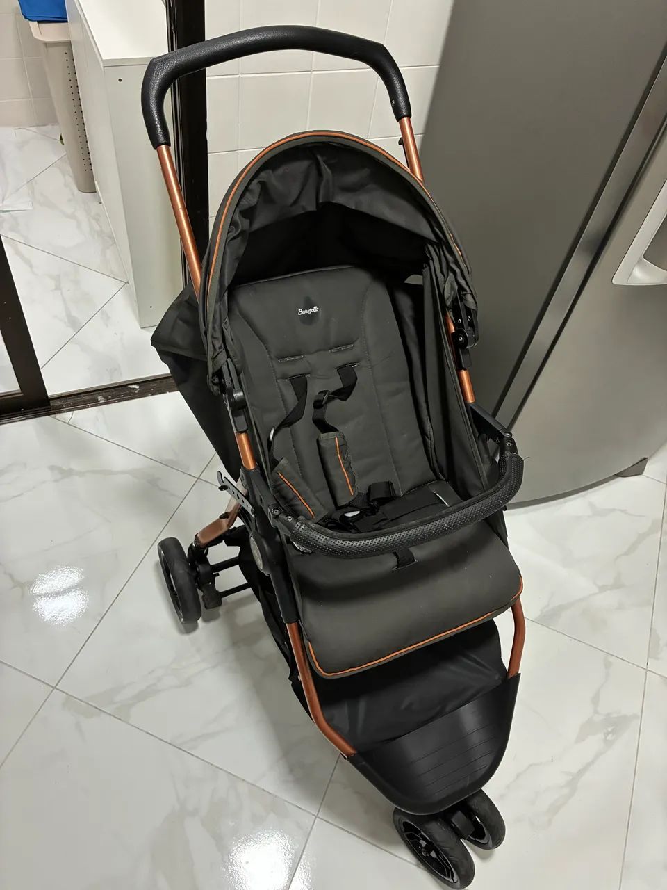 Vendo carrinho bebê Burigotto  - Foto 2