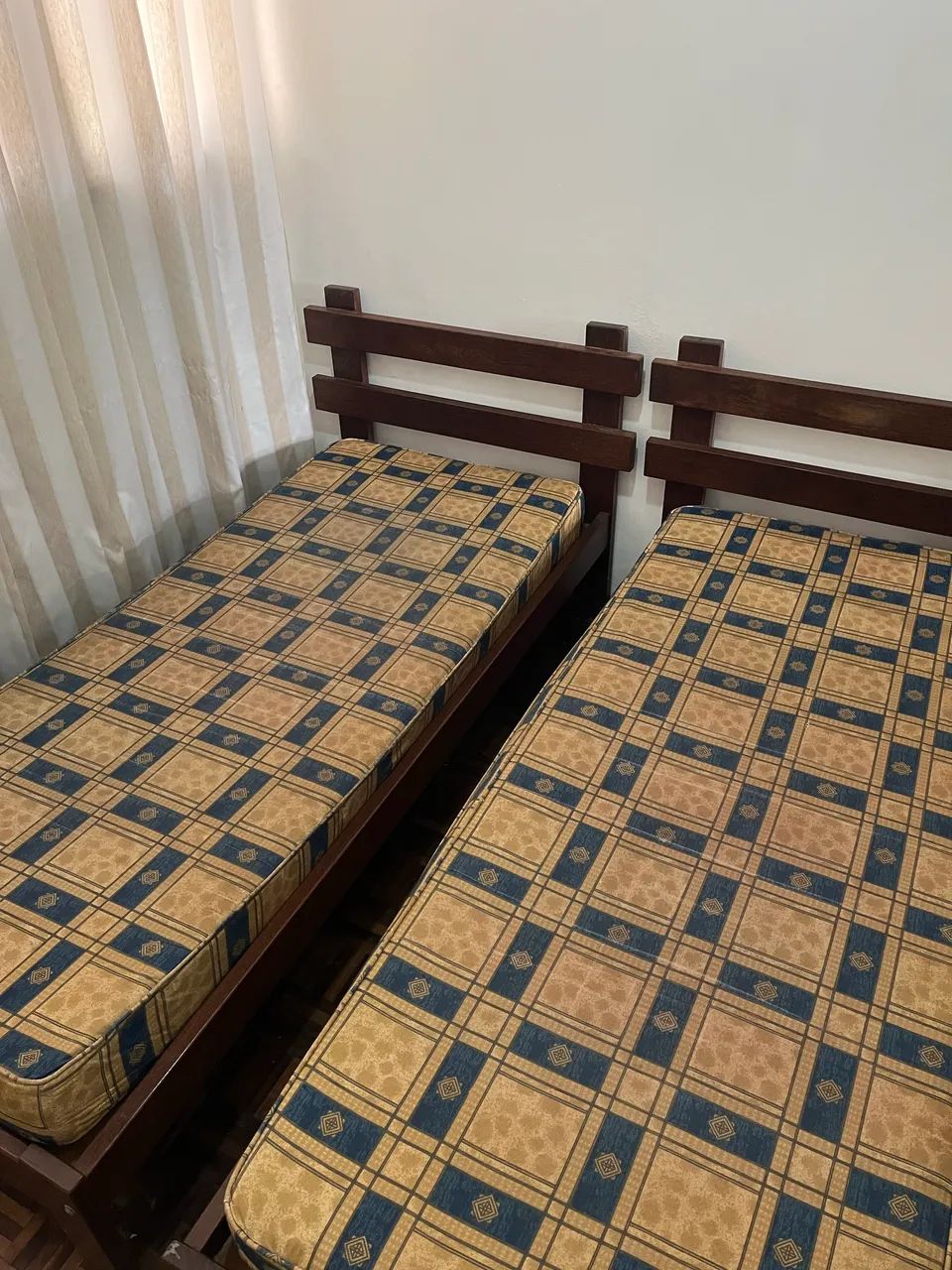 Cama de solteiro- Madeira maciça PARAJÚ 
