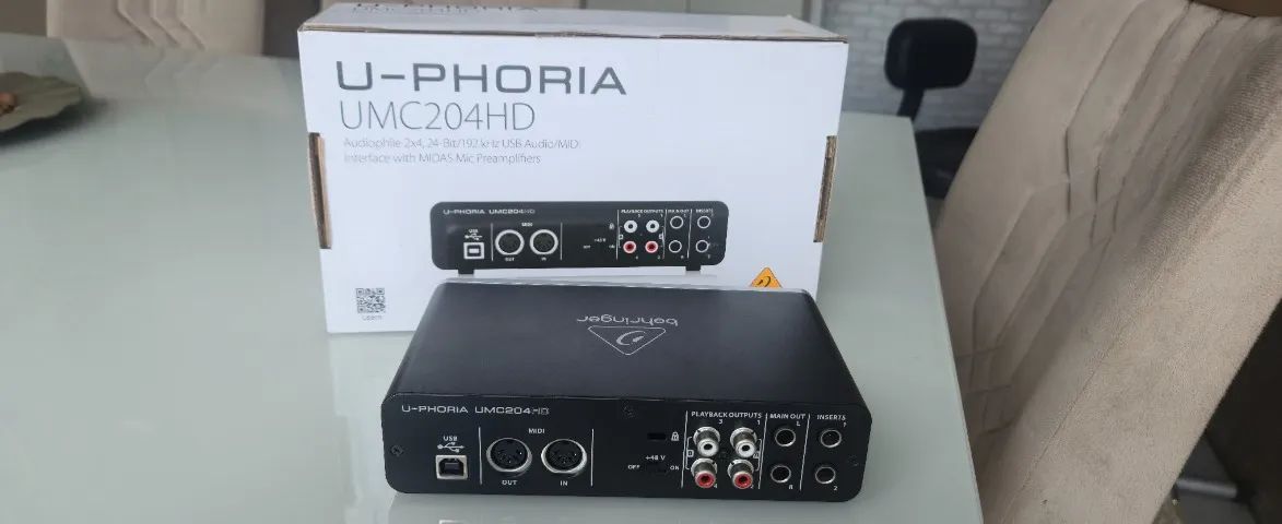 Interface de áudio Behringer U-Phoria UMC204HD - Foto 5