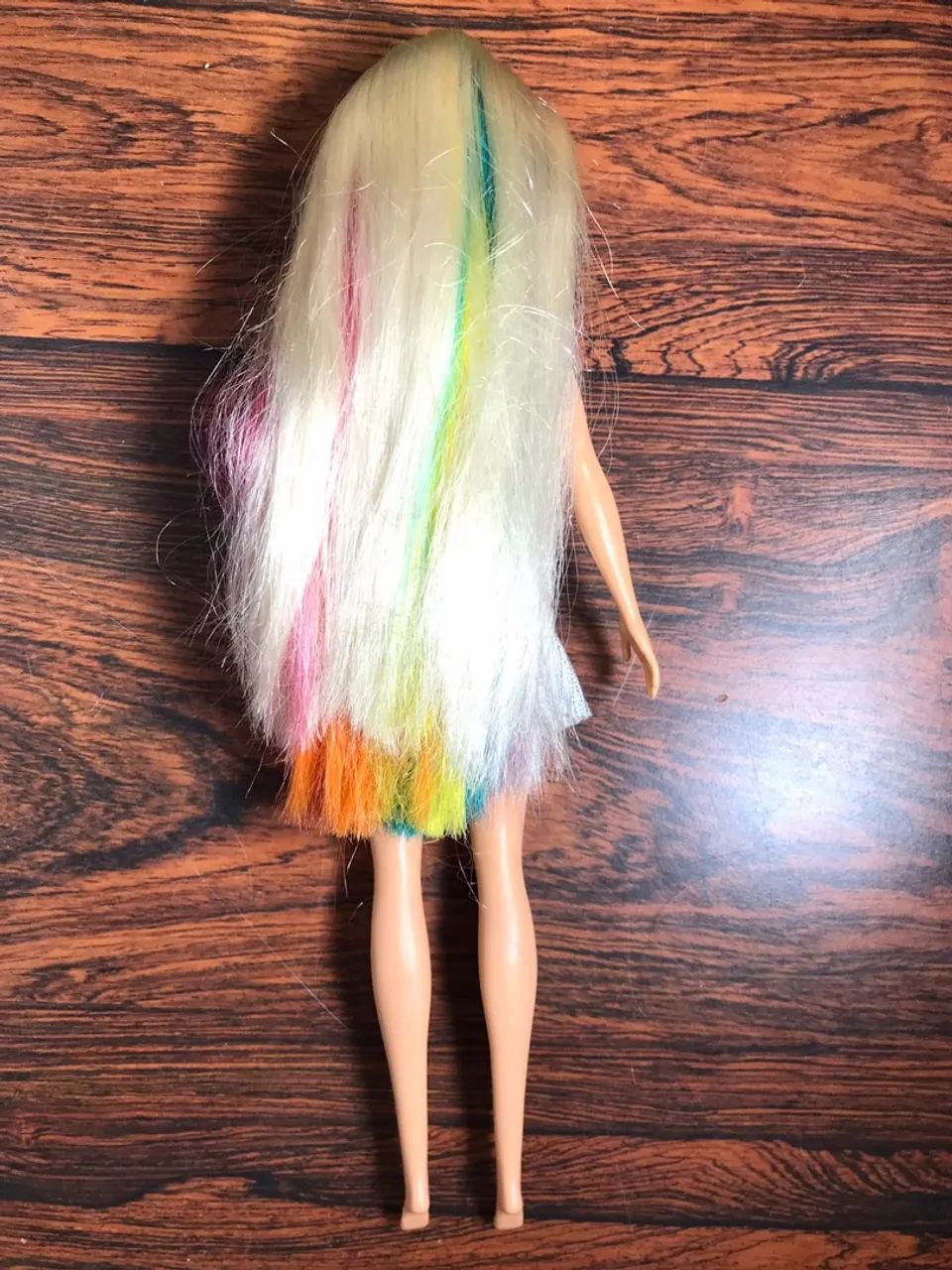 Boneca Barbie Cabelos Coloridos - Foto 3