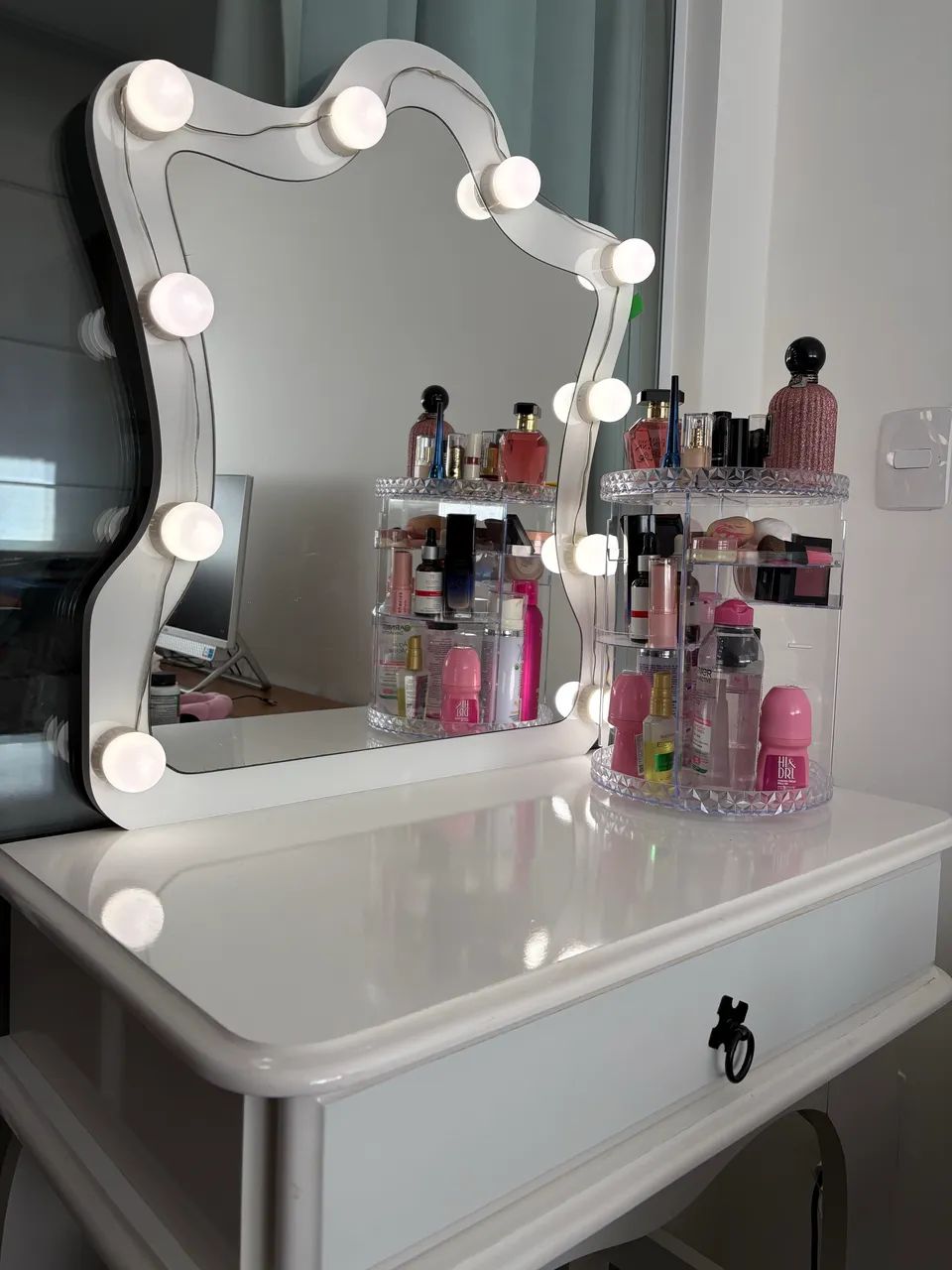 Vendo penteadeira camarim com Led 