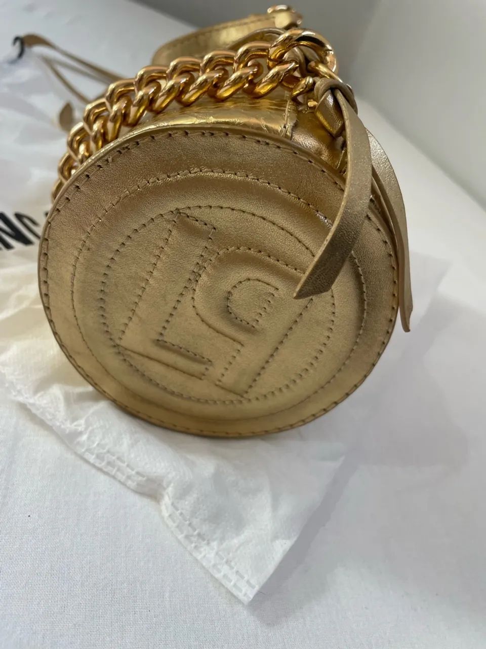 Bolsa Lança Perfume dourada em Couro - Foto 2