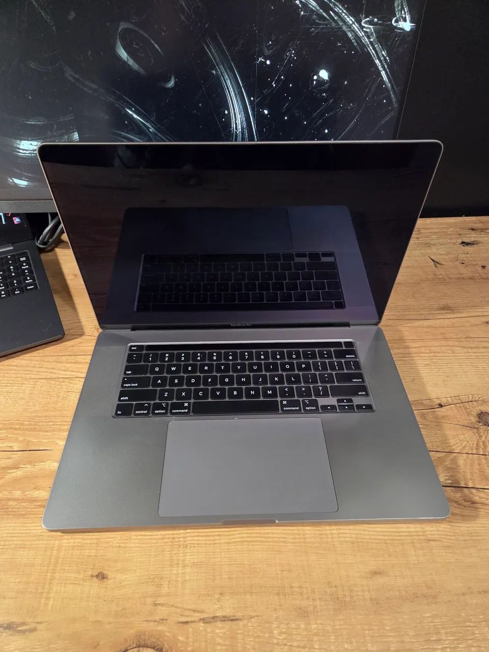 MacBook Pro 16 2019 i9 16GB 1TB Radeon 5500M 4GB - Notebooks