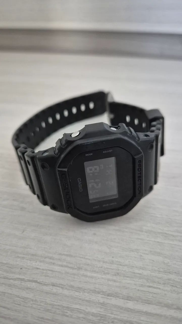 Relógio Digital Casio G-shock 5600UBB-1D - Foto 2