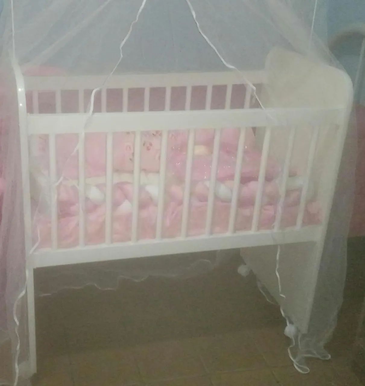 Vendo mini berço completo e kit mini berço (nunca usado) - Foto 2