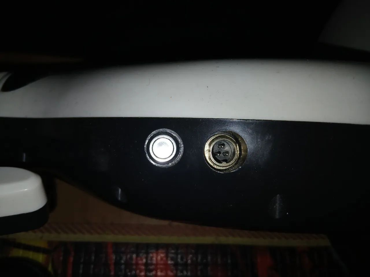 Hoverboard 10 polegadas SemiNovo com controle e carregador  - Foto 4