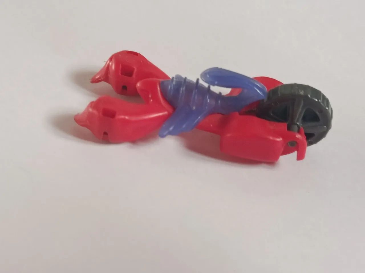 Brinquedo Kinder Joy 2014/2015 escorpião ?