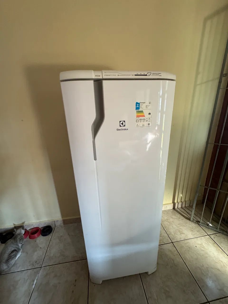 Geladeira Electrolux com 332 litros - Foto 2