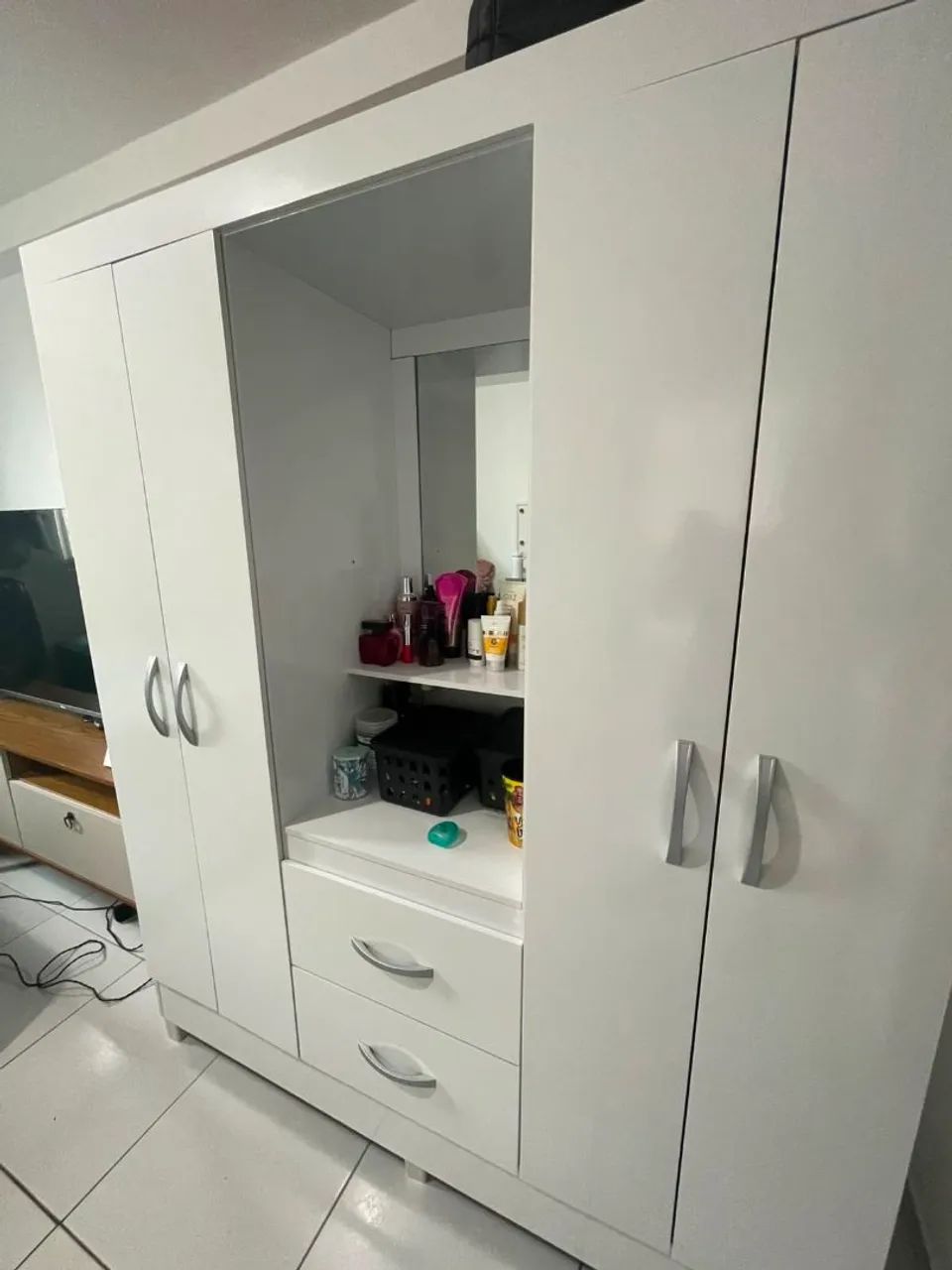 Guarda roupa e penteadeira semi novos - Foto 2