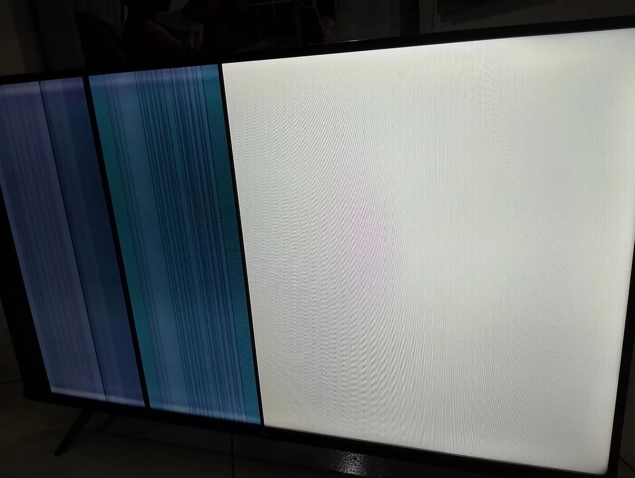 TV TCL 43'' COM DEFEITO - Foto 4
