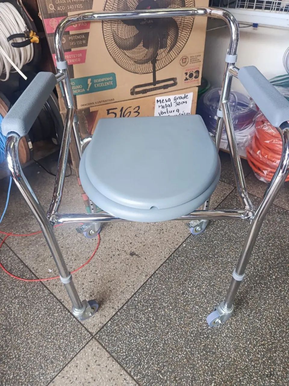 Cadeira de banho hospitalar 