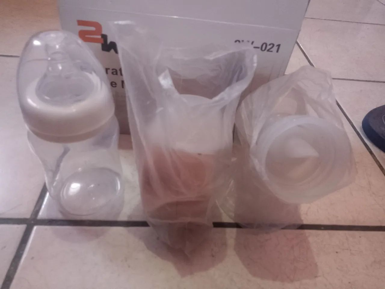 Vendo bomba de tirar leite nova  - Foto 2