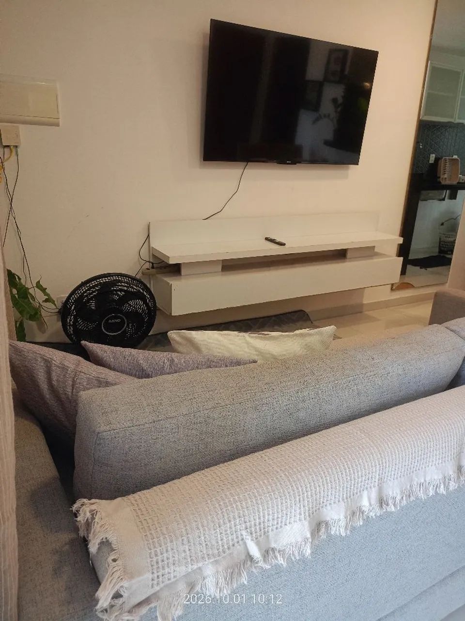 Rack suspenso com porta 
