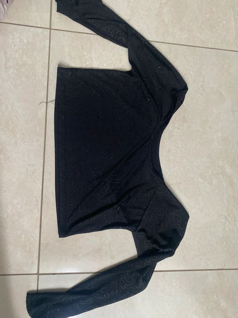 Cropped preto manga longa com brilho