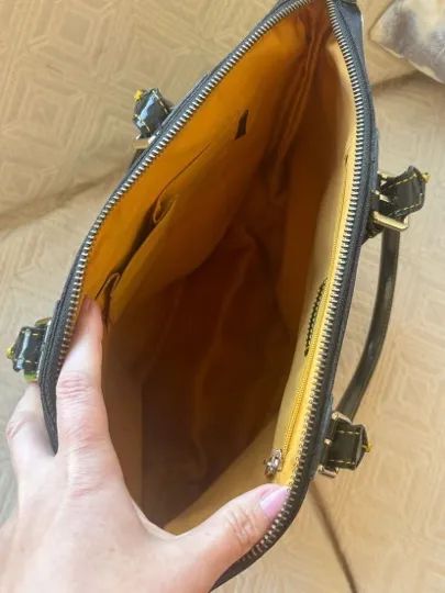 BOLSA BEGE E PRETA VICTOR HUGO - Foto 3