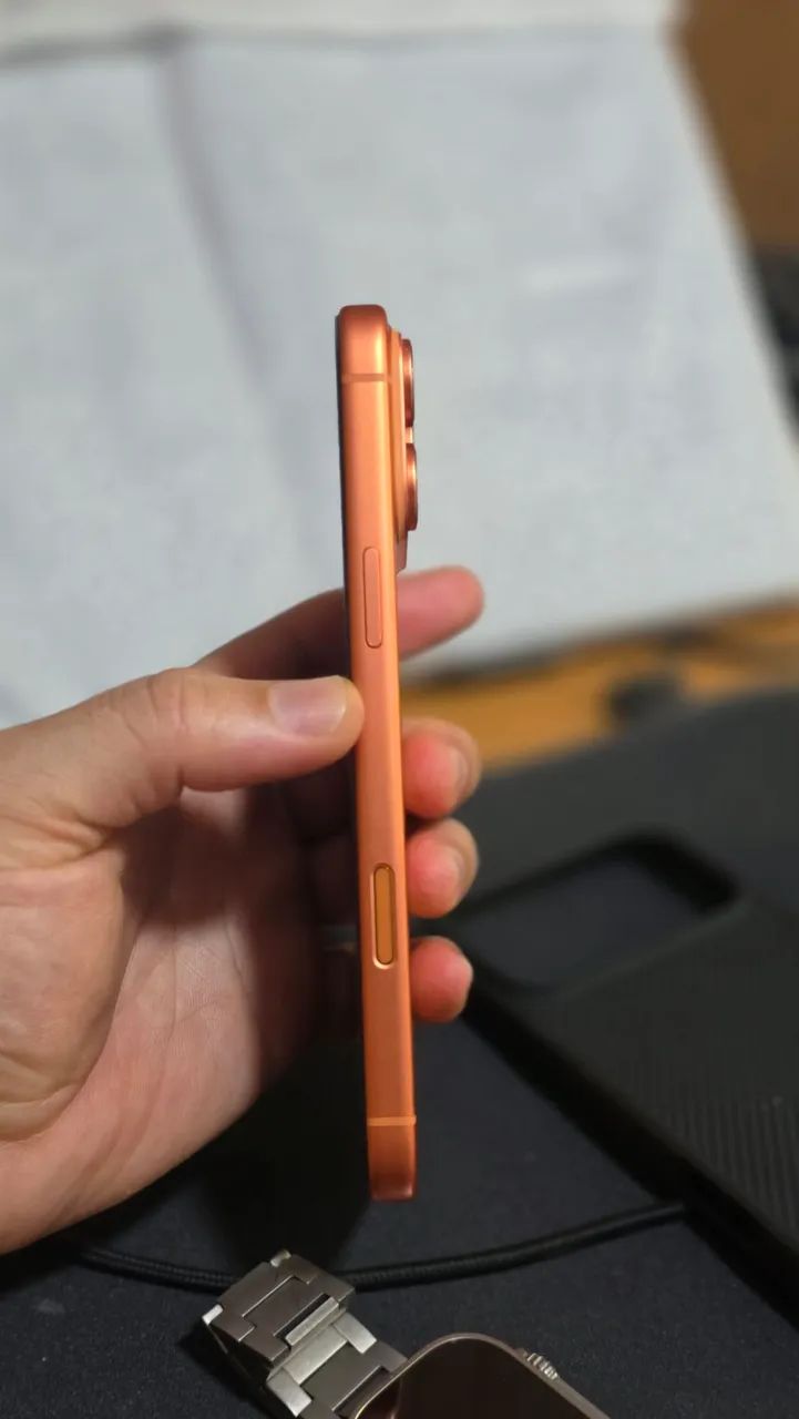 Iphone 17 pro max 256 com acessórios  - Foto 2
