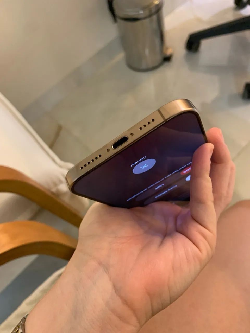 iPhone 16 pro Max 256gb dourado  - Foto 3