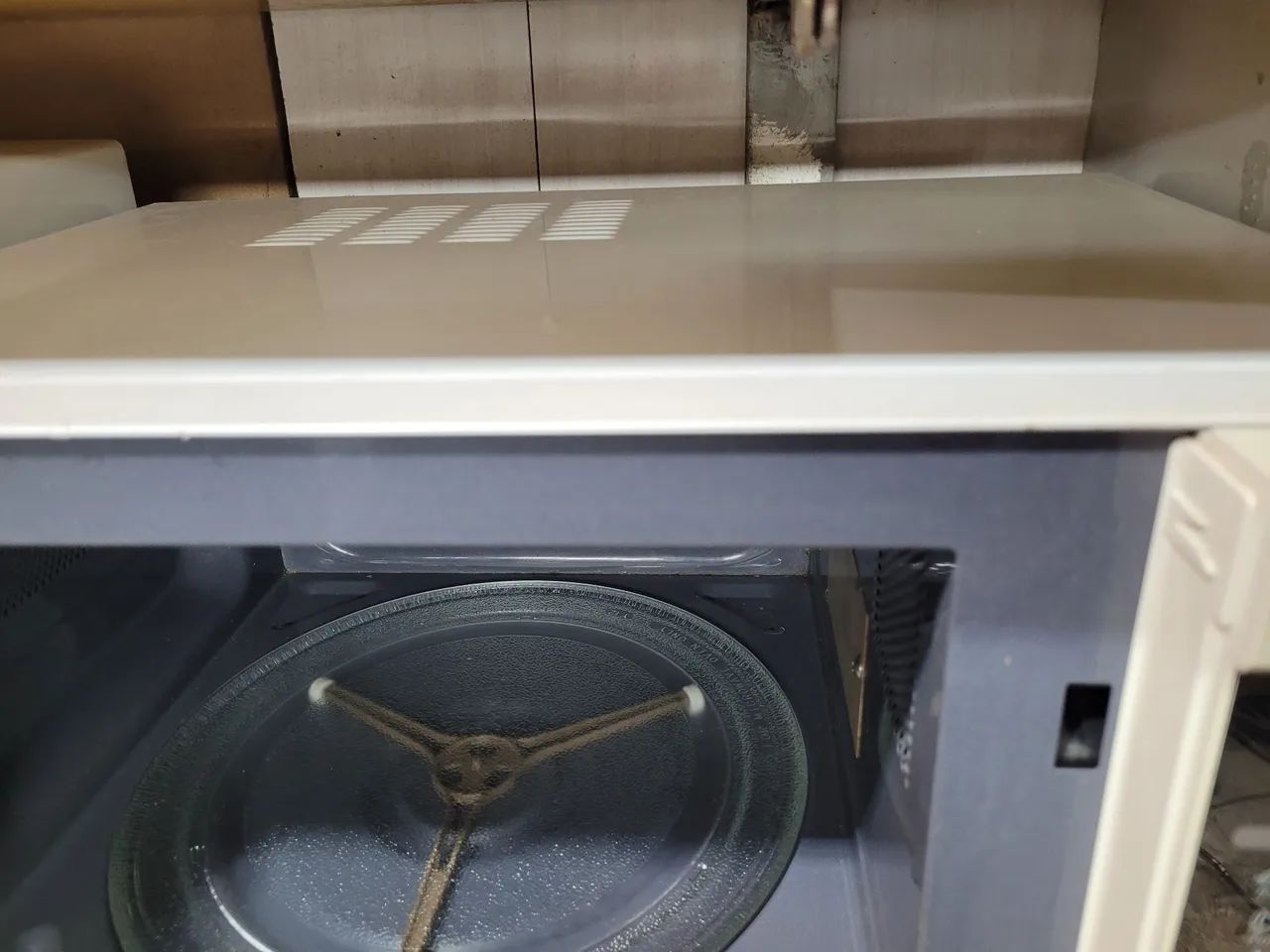 Forno micro-ondas LG 30L usado 127volts  - Foto 3