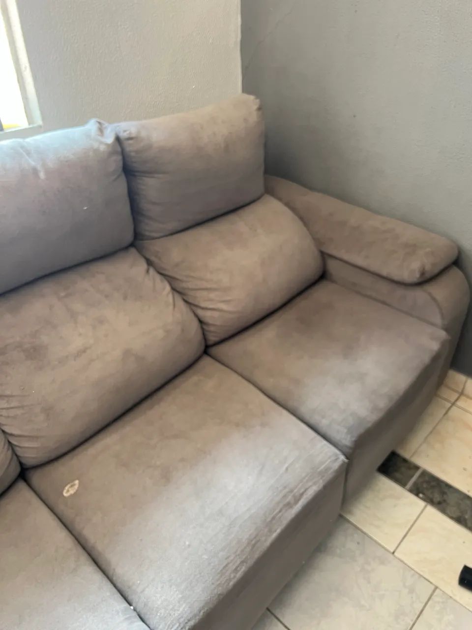 Sofá retrátil 3 lugares cinza - Foto 4