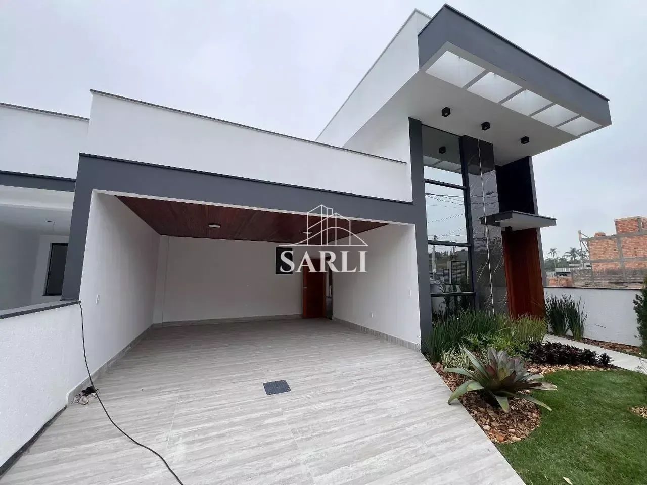 Casa alto padrão com 3 dormitórios com suíte closet em Forquilhas - São José/SC - Foto 3