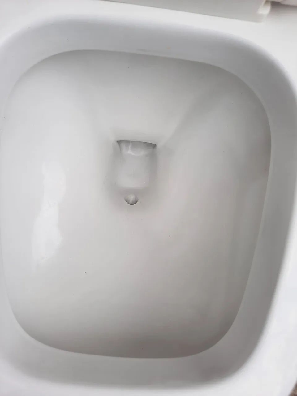 Vaso acoplado sem caixa jato pluz com tampa fechamento suave branco  - Foto 4