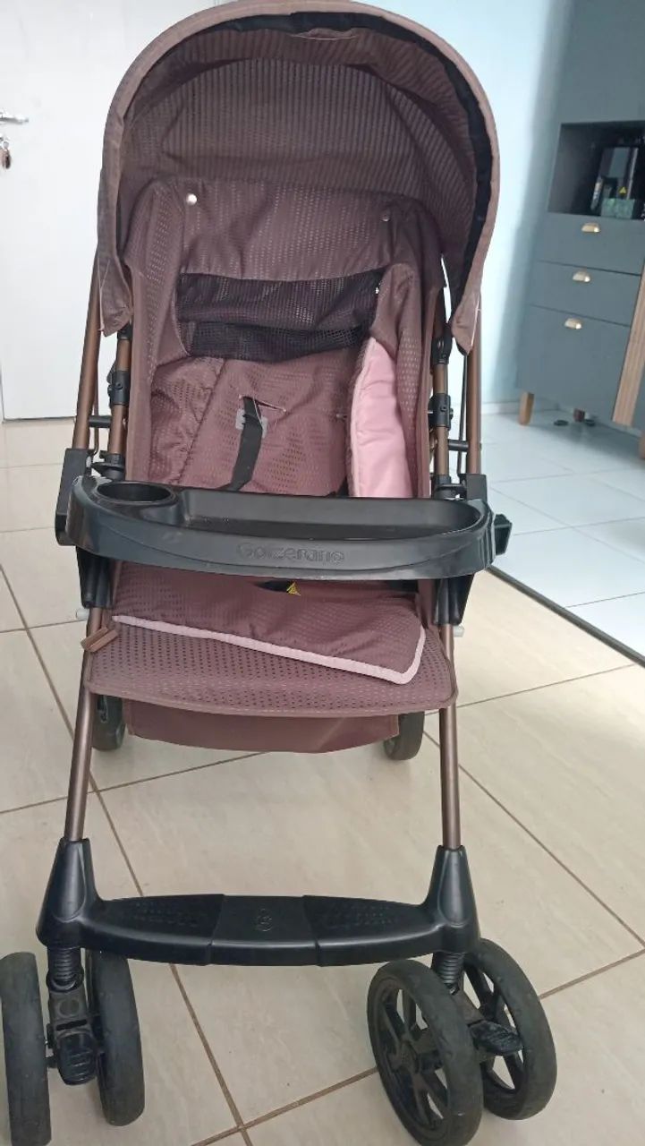 Estou vendendo um carrinho de bebê 