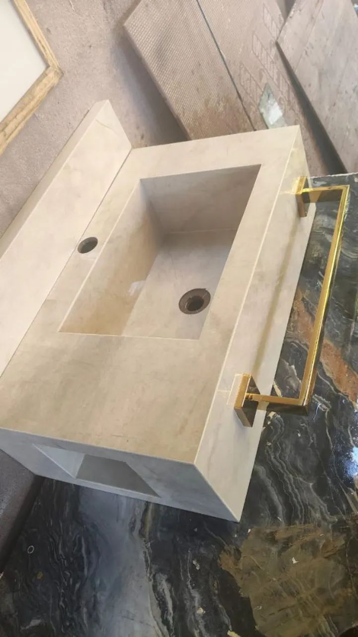 Custom-made porcelain sink with cabinet