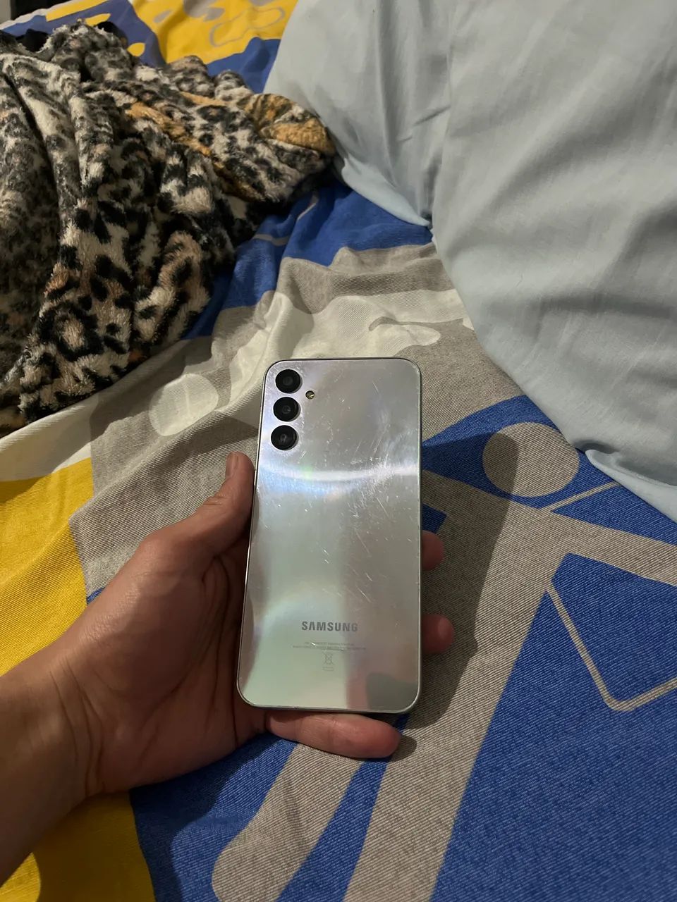 Celular A24 usado