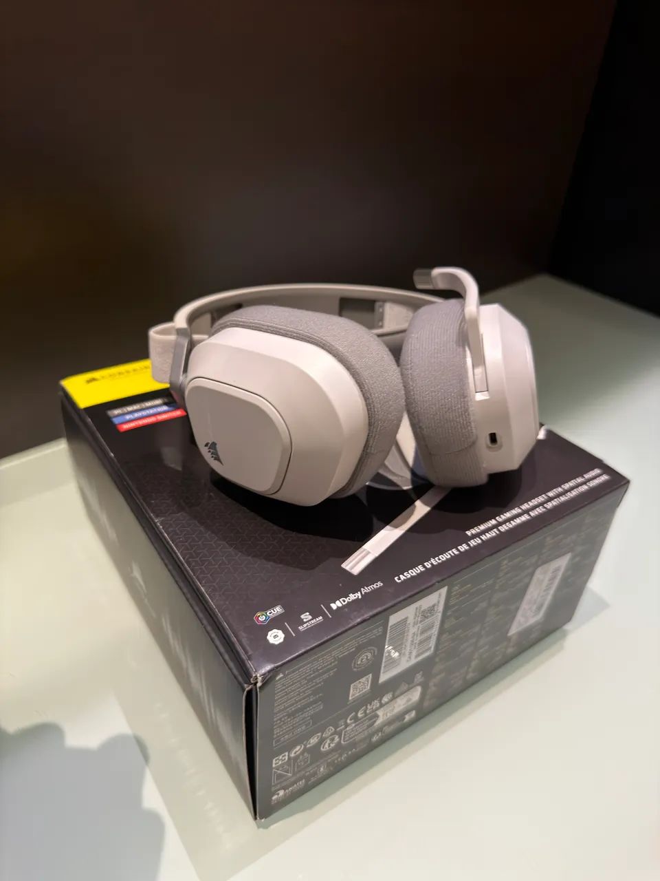 Headset Corsair hs80 RGB SEM FIO 