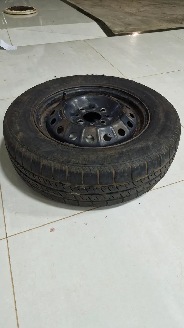 Roda Fiat com pneu aro 13 - Foto 2