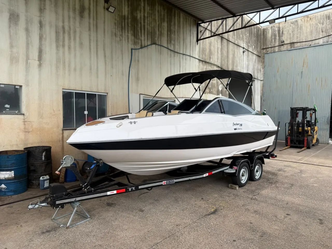 Lancha Focker 210 + 150hp Vmax