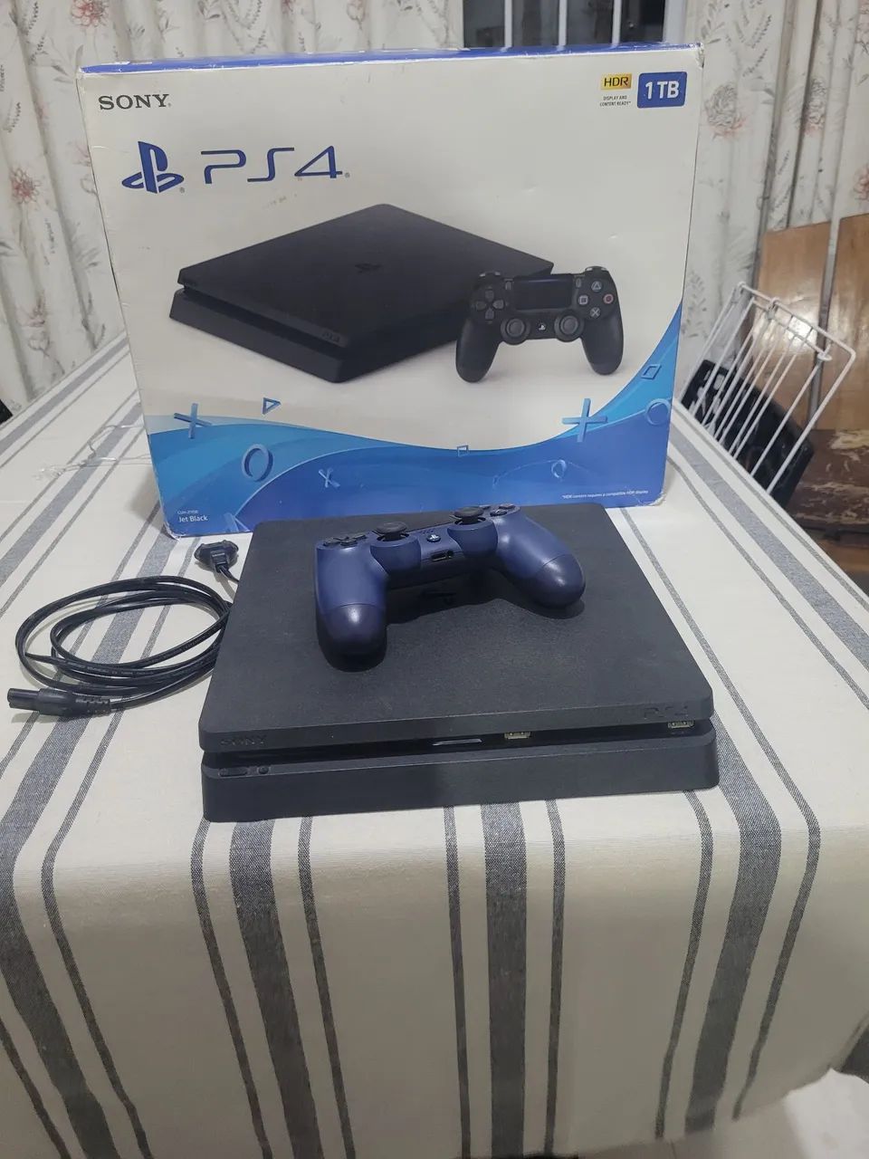 PS4 SLIM 1TB