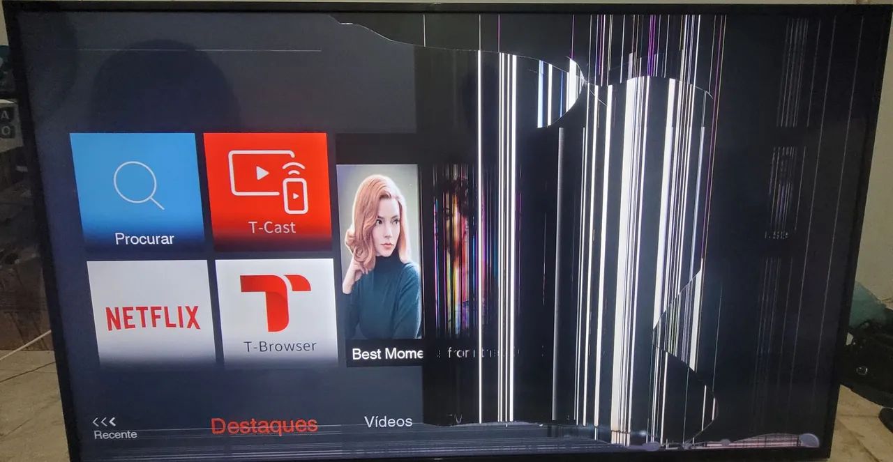 TV de 65 da Semp TCL 65P65US e uma Samsung 32 com defeito no display - Foto 3