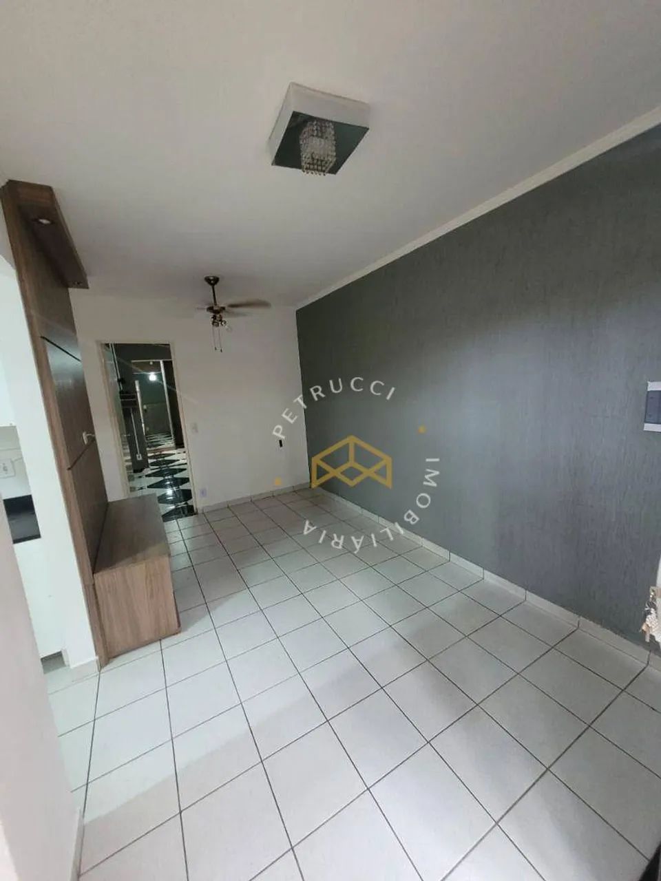 CASA COM ÓTIMO APROVEITAMENTO DE ESPAÇO, IDEAL PARA QUEM BUSCA CONFORTO E PRATICIDADE. - Foto 2