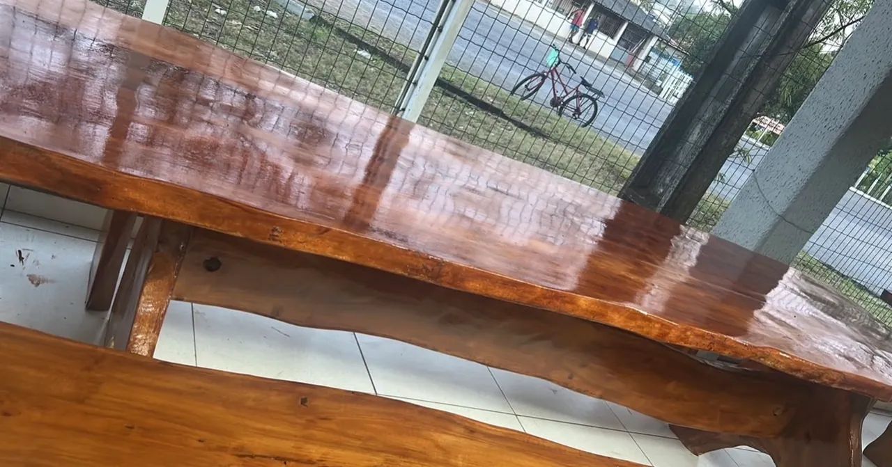 Mesa de 2.90 com 2 bancos  - Foto 2