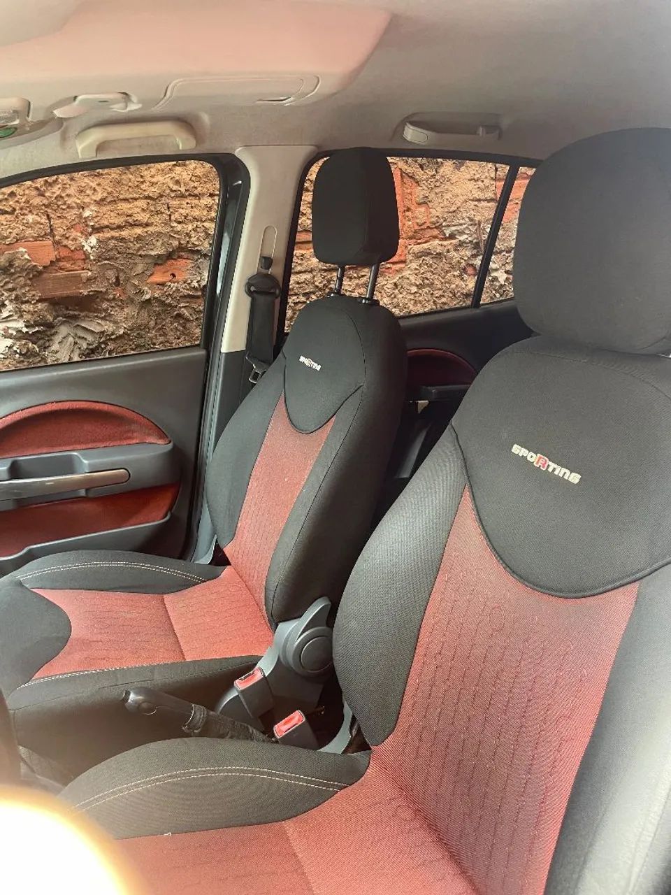 Fiat Uno Sporting 1.4 EVO Fire Flex 8V 4P 2014 - Foto 4