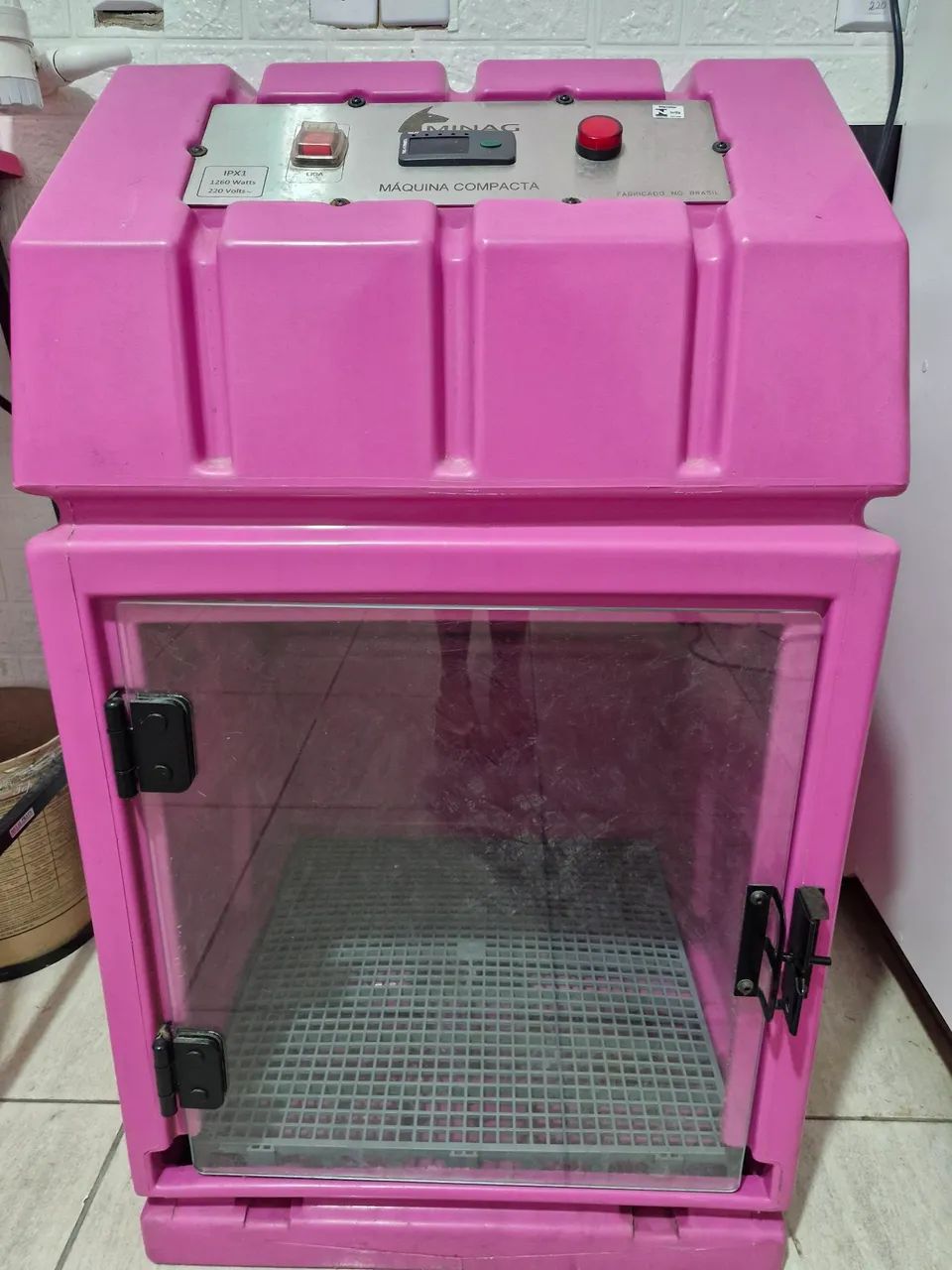 Equipamentos de banho e tosa.