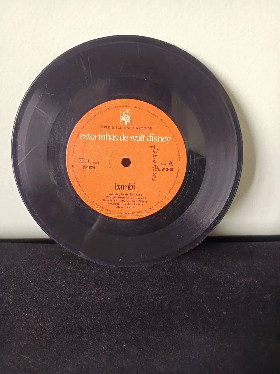 Disco de vinil,estorinhas de Walt Disney Bambi - Foto 2