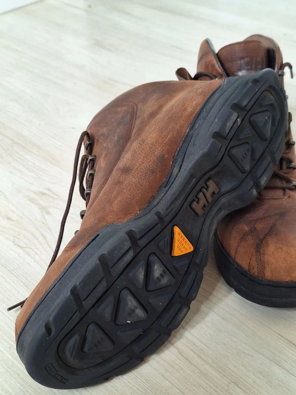 Bota Helly Hansen couro legítimo - Foto 4