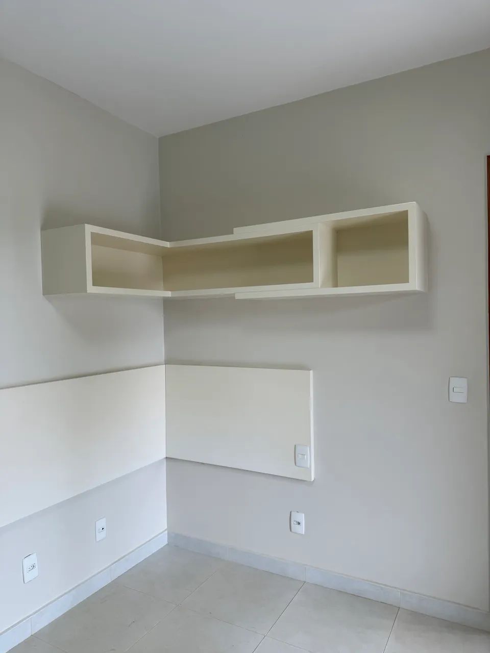 Vendo conjunto de cabeceira de cama e prateleiras em laca   - Foto 3
