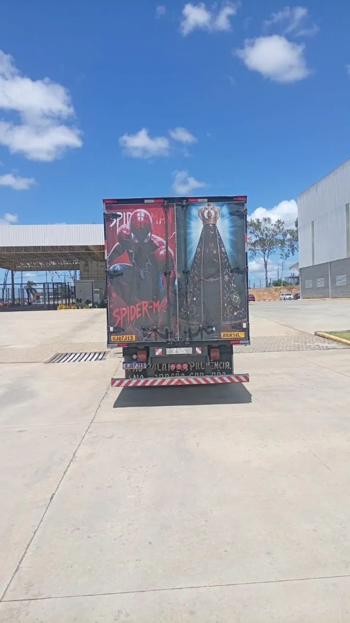 Ford cargo